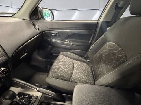Used 2025 Mitsubishi Outlander Sport ES AWD/4WD image 21