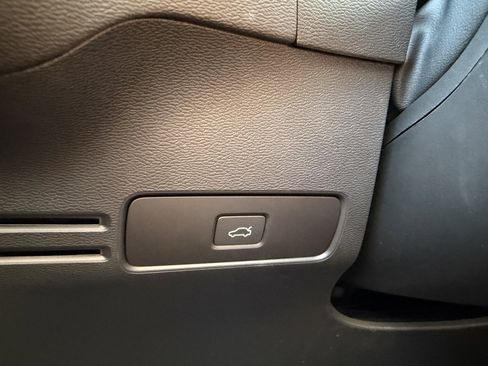 Used 2023 Volvo C40 P8 Recharge Plus image 28