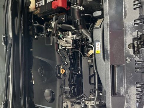 Used 2018 Toyota Camry SE image 10