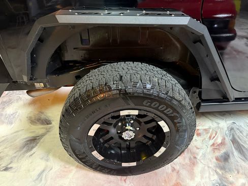 Used 2018 Jeep Wrangler Unlimited Rubicon w/ Dual Top Group AWD/4WD image 33