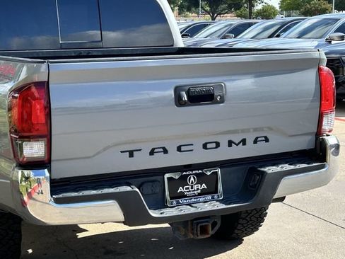 Used 2019 Toyota Tacoma TRD Off-Road AWD/4WD image 6