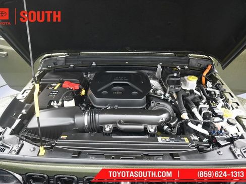 Used 2024 Jeep Wrangler High Altitude AWD/4WD image 33