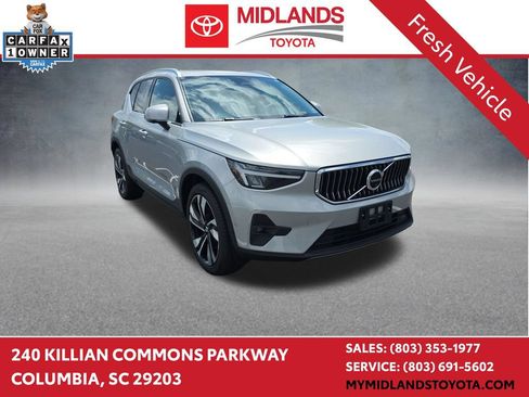 Used 2023 Volvo XC40 B5 Plus w/ Driver Assist Package AWD/4WD image 1