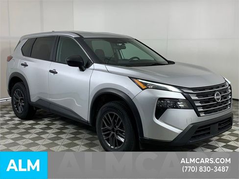 Used 2024 Nissan Rogue S image 11