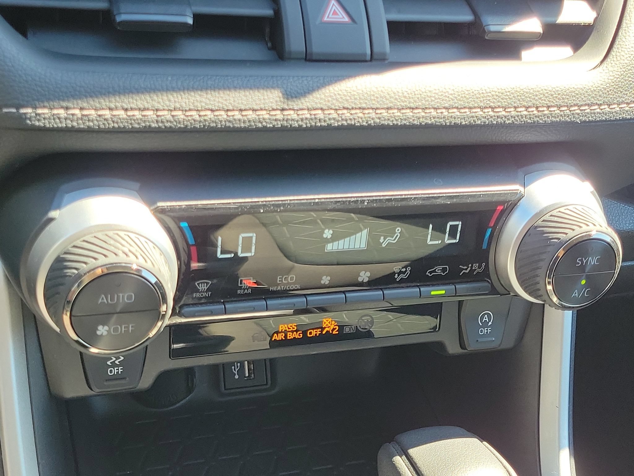 Used 2025 Toyota RAV4 XLE FWD image 19