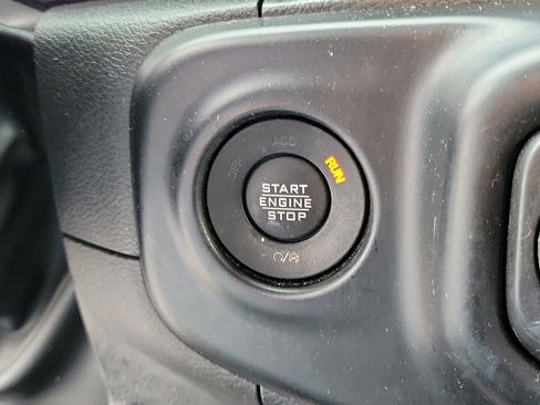 Used 2022 Jeep Gladiator Sport AWD/4WD image 28