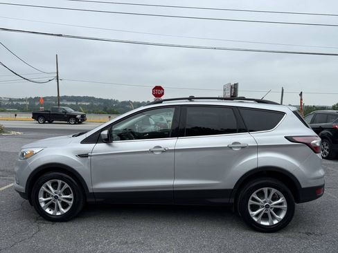 Used 2017 Ford Escape SE w/ Equipment Group 201A AWD/4WD image 8