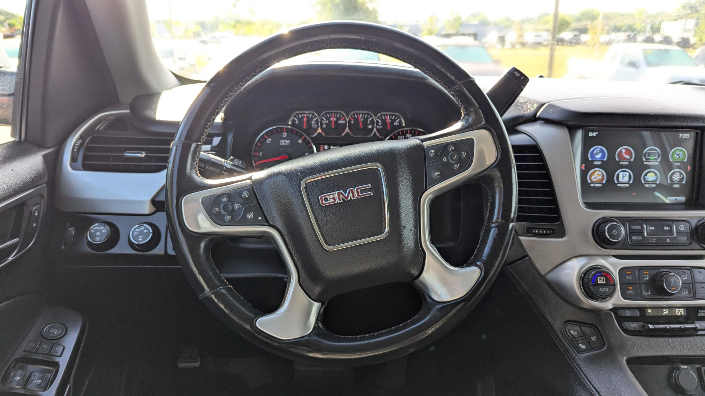 Used 2016 GMC Yukon XL SLT w/ Open Road Package AWD/4WD image 21