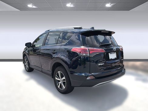Used 2018 Toyota RAV4 XLE FWD image 3