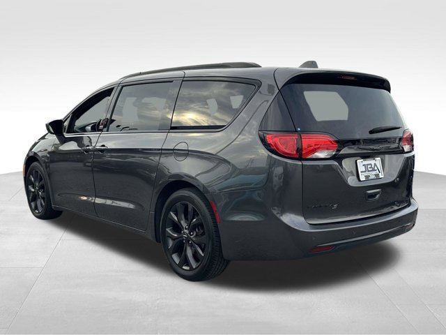 Used 2019 Chrysler Pacifica Touring Plus w/ S Appearance Package FWD image 26