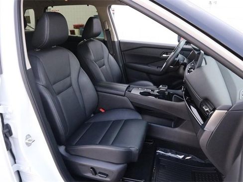 Certified 2024 Nissan Rogue SL w/ SL Premium Package image 27