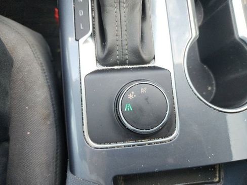 Used 2019 Chevrolet Blazer LT image 16