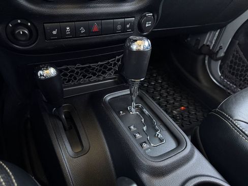 Used 2013 Jeep Wrangler Unlimited Sport AWD/4WD image 19