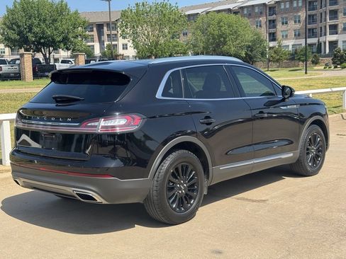 Used 2022 Lincoln Nautilus FWD w/ Premium Package image 4