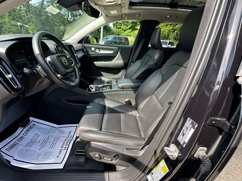 Used 2025 Volvo XC40 B5 Plus AWD/4WD image 15