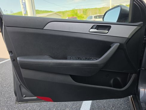 Used 2019 Hyundai Sonata SE FWD image 16