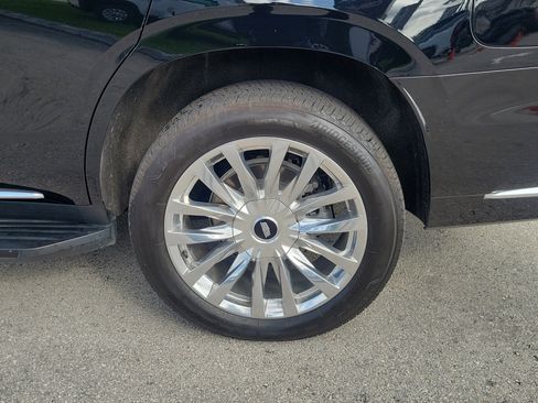 Used 2024 Cadillac Escalade Premium Luxury image 30