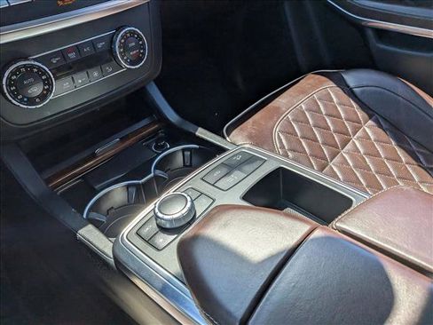 Used 2013 Mercedes-Benz GL 550 4MATIC image 11