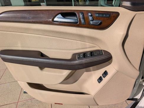 Used 2018 Mercedes-Benz GLS 450 4MATIC image 24