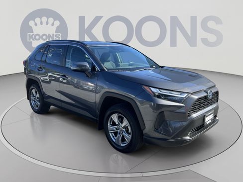 Used 2023 Toyota RAV4 XLE w/ XLE Grade Weather Package AWD/4WD image 10