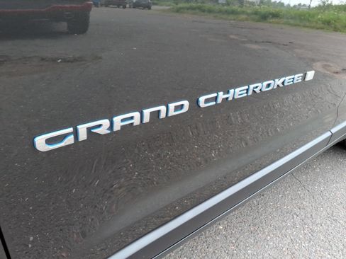 Used 2024 Jeep Grand Cherokee Limited 4xe AWD/4WD image 11