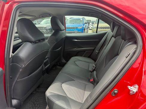Used 2023 Toyota Camry SE FWD image 11