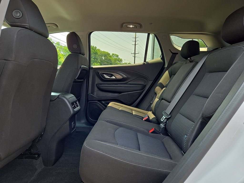 Used 2024 GMC Terrain SLE w/ Driver Convenience Package FWD image 10
