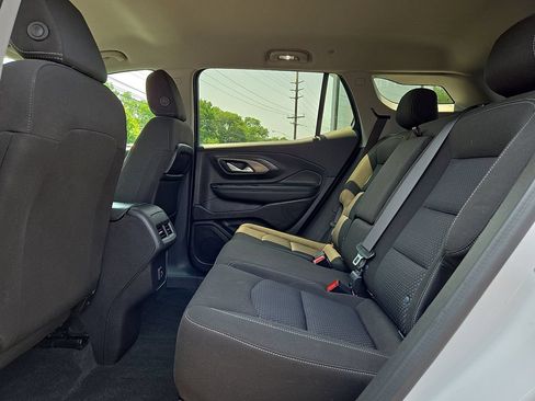 Used 2024 GMC Terrain SLE w/ Driver Convenience Package FWD image 10