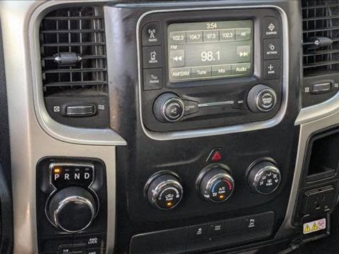 Used 2014 RAM 1500 Classic SLT image 18