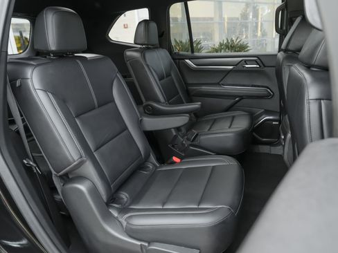 Used 2024 GMC Acadia Elevation image 37