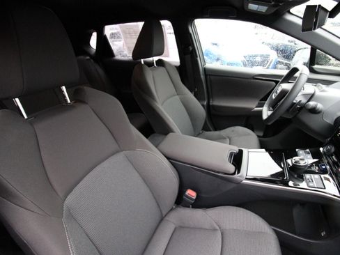 Used 2025 Subaru Solterra Premium w/ Premium Package image 20