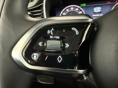 Used 2025 Jaguar F-PACE R-Dynamic S AWD/4WD image 16