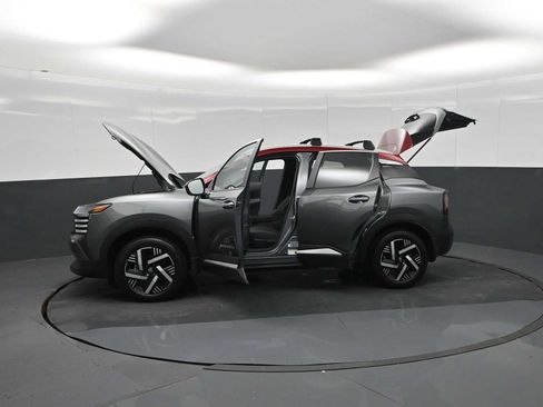 Used 2026 Nissan Kicks SV w/ Interior Electronics Package FWD image 29