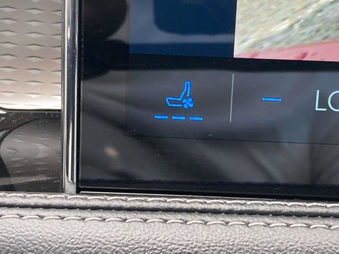 Used 2025 Lincoln Corsair Reserve w/ Equipment Group 202A image 25