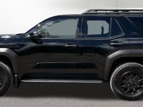 Used 2025 Toyota 4Runner SR5 AWD/4WD image 2