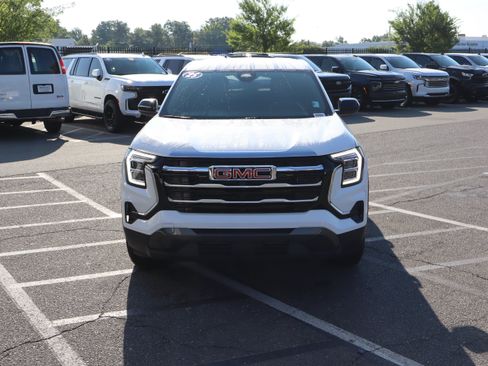 Used 2025 GMC Terrain Elevation AWD/4WD image 3