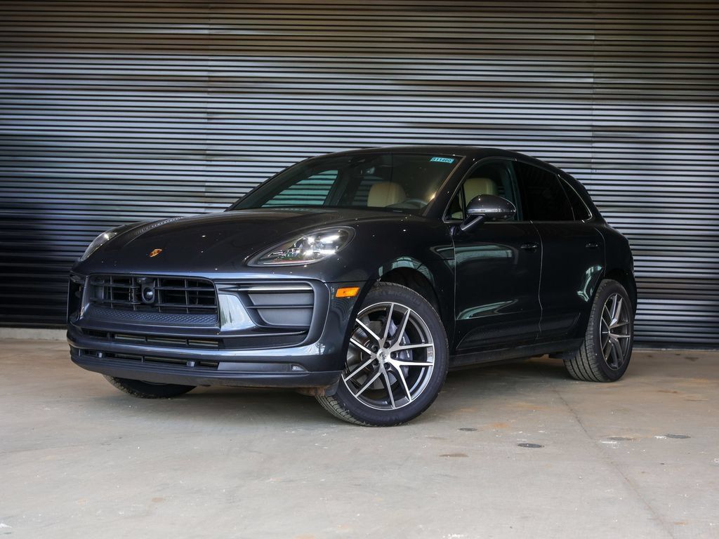 Certified 2026 Porsche Macan AWD/4WD image 1