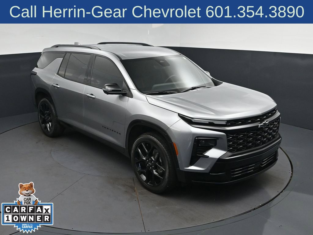 Used 2026 Chevrolet Traverse RS w/ LPO, Floor Liner Package FWD image 1