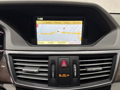 Used 2011 Mercedes-Benz E 350 Sedan image 39