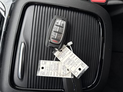 New 2026 Chrysler Pacifica Limited image 27