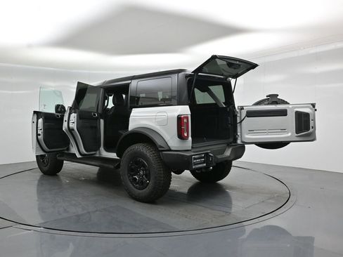 New 2026 Ford Bronco Outer Banks w/ Sasquatch Package AWD/4WD image 32