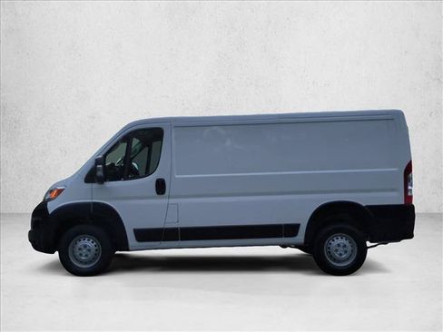 Used 2025 RAM ProMaster 2500 w/ Convenience Group FWD image 9