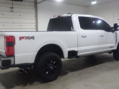 Used 2025 Ford F250 Lariat w/ FX4 Off-Road Package AWD/4WD image 4