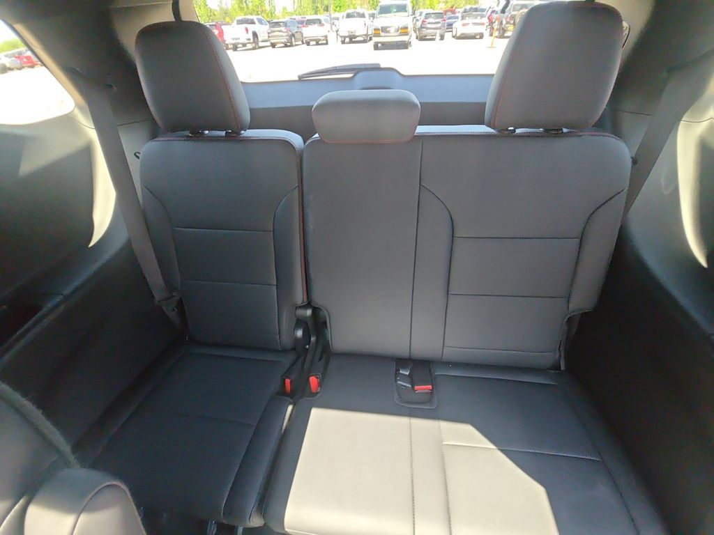 Certified 2025 Chevrolet Traverse RS w/ LPO, Floor Liner Package AWD/4WD image 12