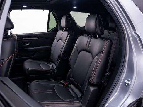 Certified 2025 Honda Pilot TrailSport image 16
