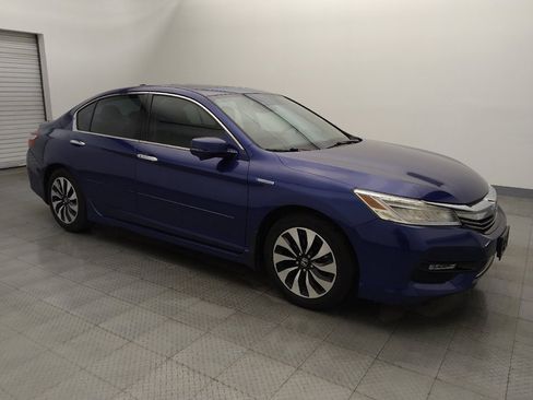 Used 2017 Honda Accord Touring image 11