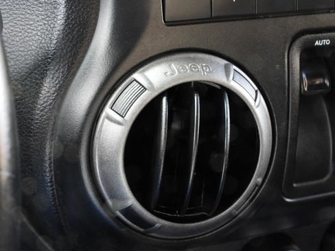 Used 2017 Jeep Wrangler Sport S AWD/4WD image 55
