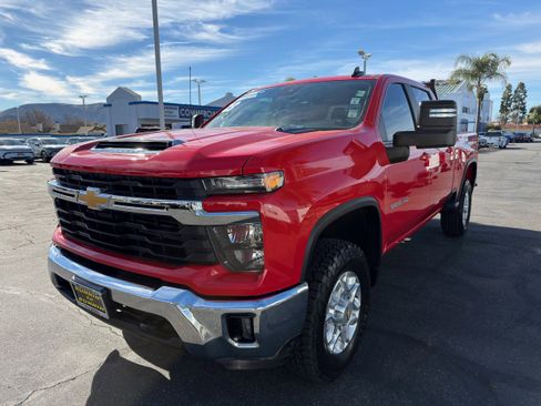 Used 2024 Chevrolet Silverado 3500 LT w/ Convenience Package image 4