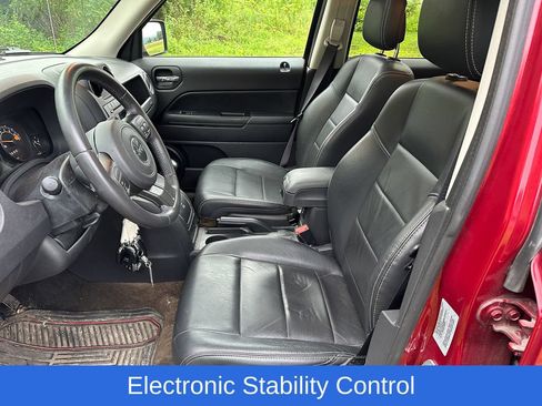Used 2017 Jeep Patriot High Altitude AWD/4WD image 8
