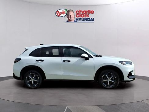 Used 2024 Honda HR-V EX-L image 6
